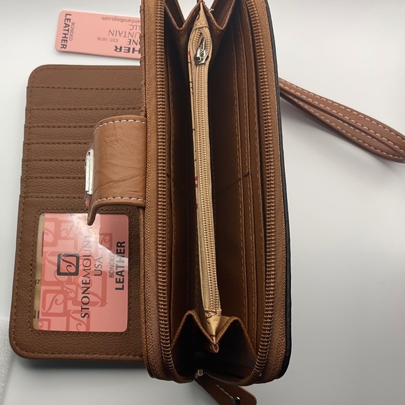 Stone Mountain Black and Tan Leather Wallet - NWT - Picture 6 of 10